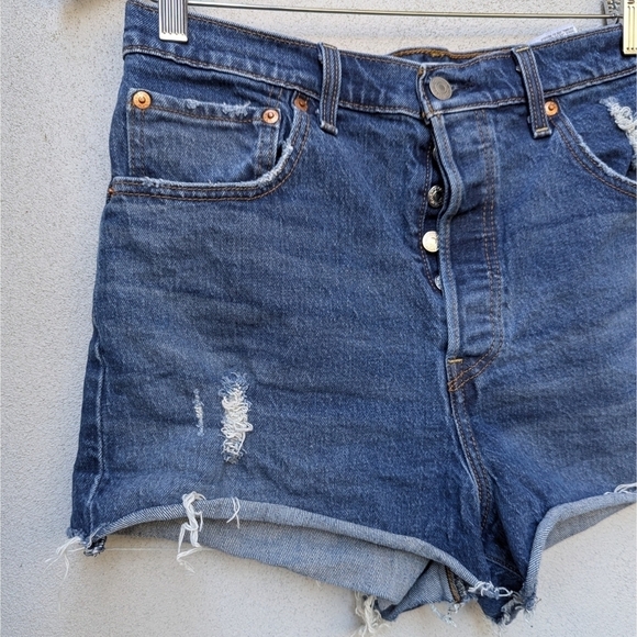 Levi's Ribcage High-Waisted Distressed Denim Cut-Off Shorts - - 31 - Picture 5 of 10